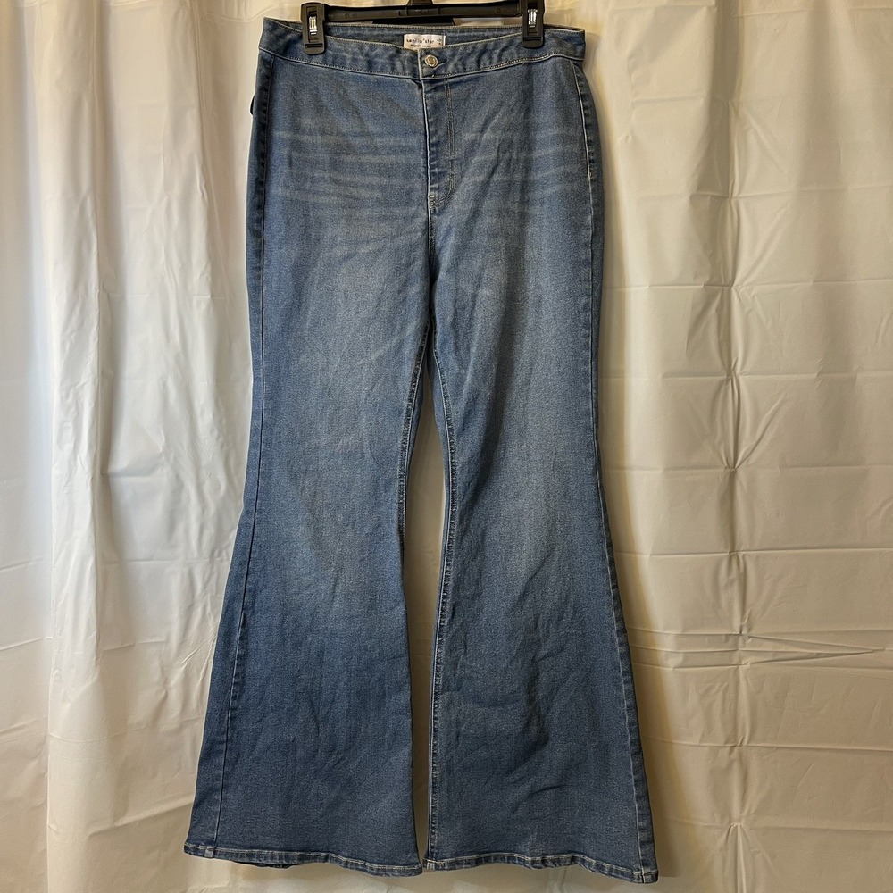 Vanilla‎ Star Juniors Back-Seamed Flared-Leg Jeans Sz 13 Med Wash Stretchy Denim